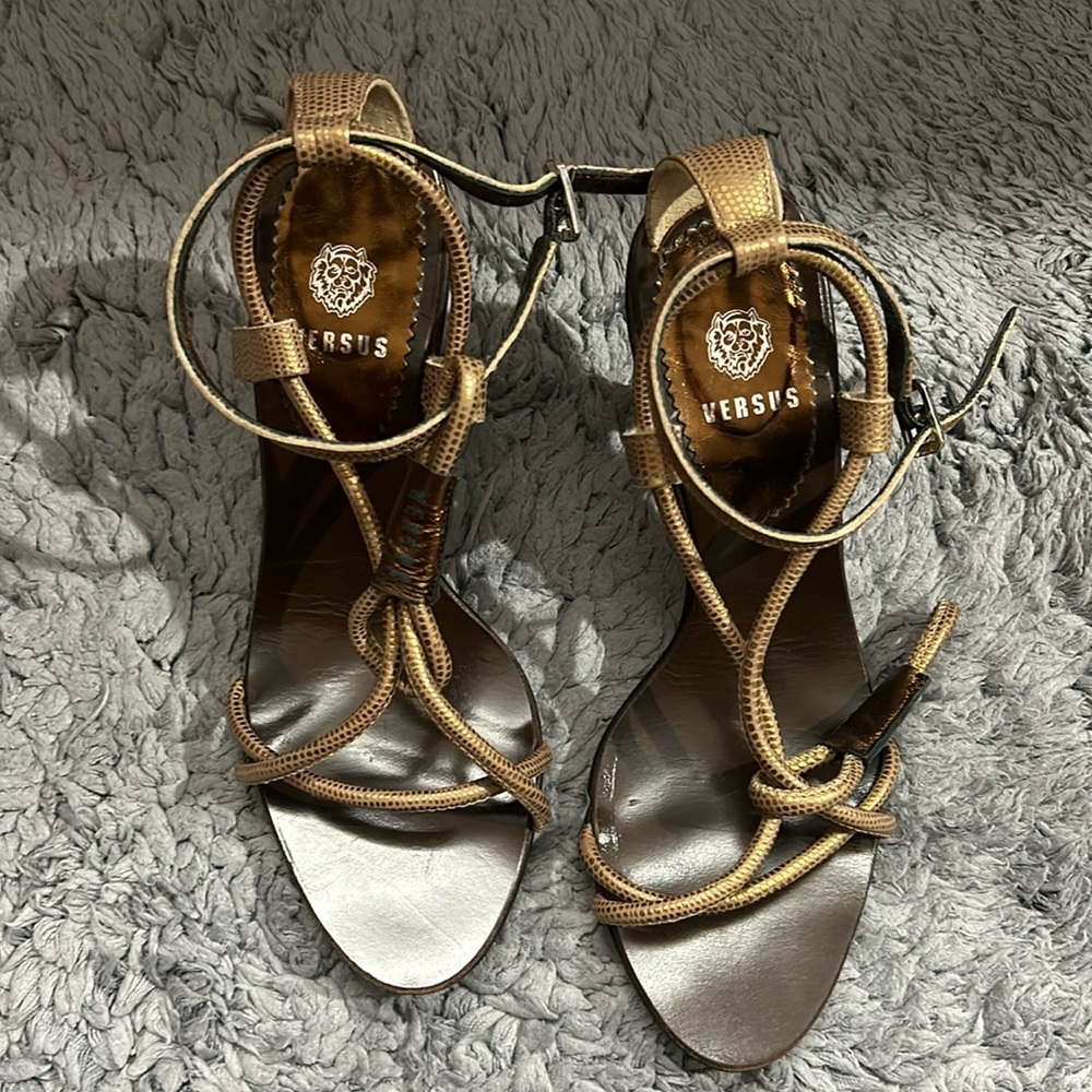 Versace Versus Tarzan Heels Size 38 7.5